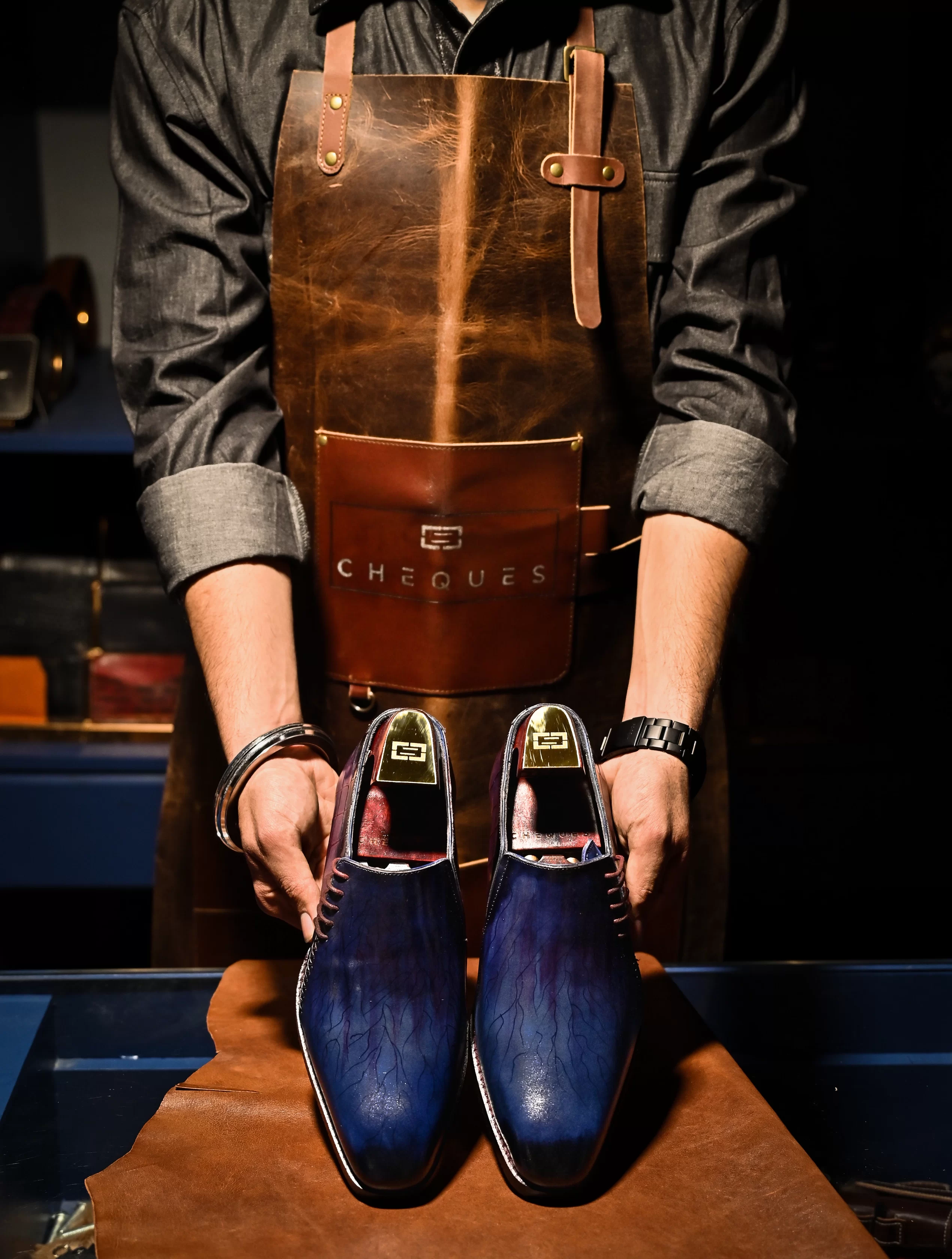 CHEQUES formal image